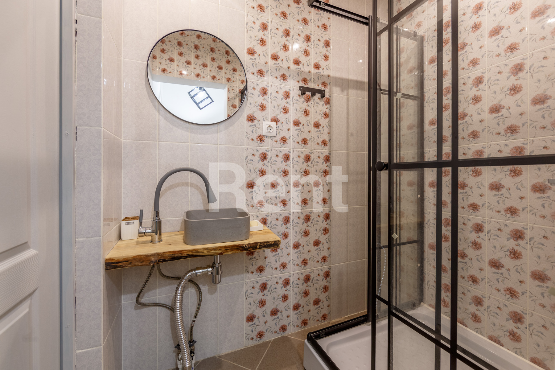  в квартире на ул Маршала Савицкого, д 32 к 1