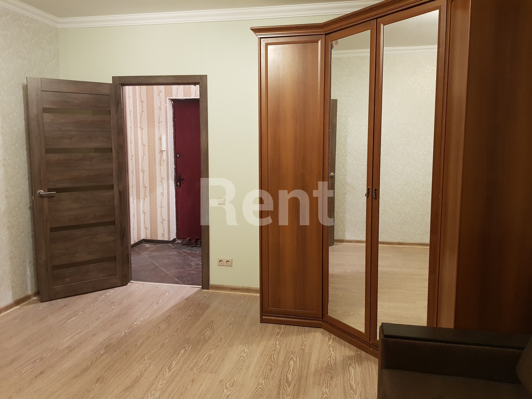 Жилая комната в квартире на ул Изюмская, д 37 к 1