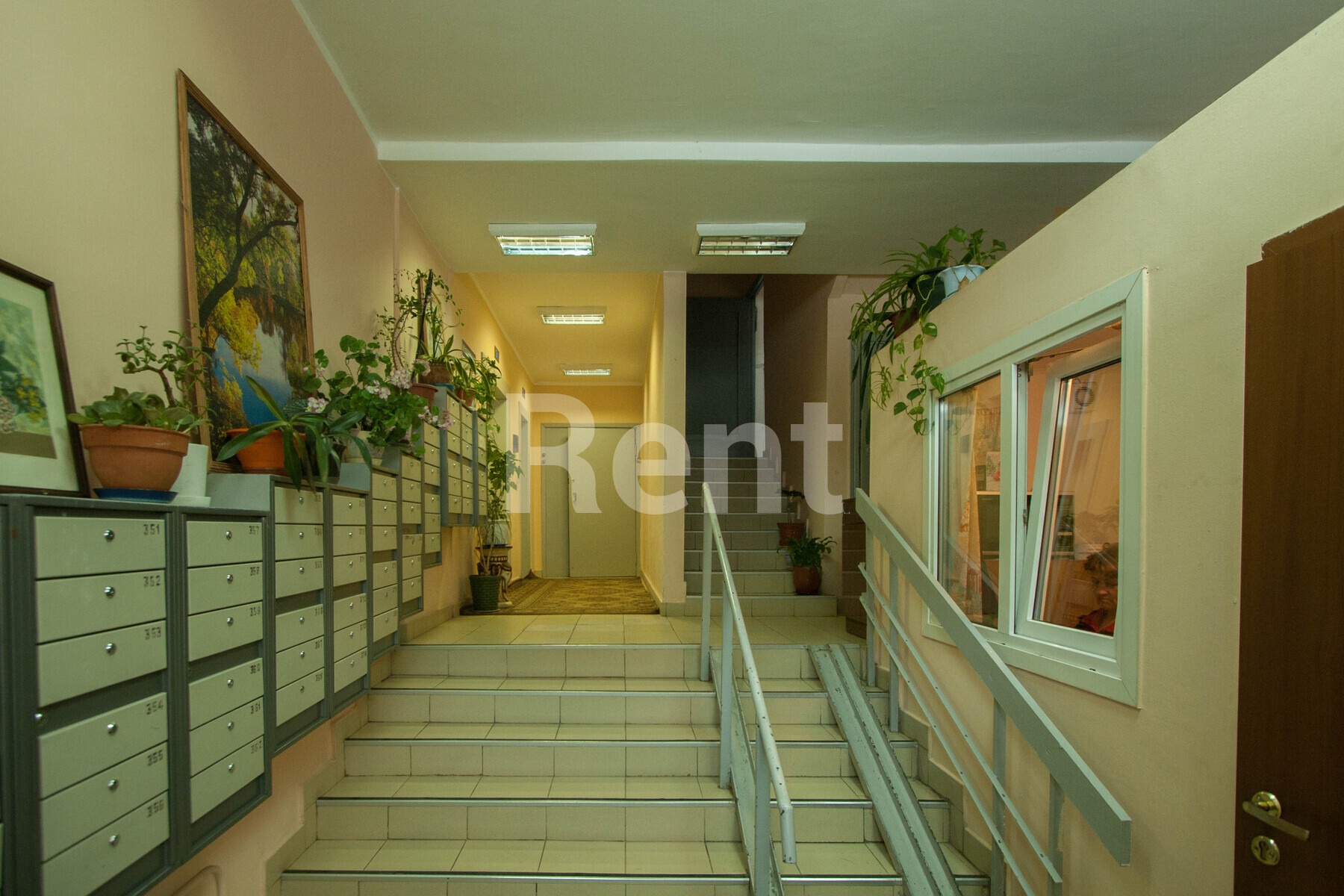 Подъезд в квартире на ул Маршала Захарова, д 12 к 3