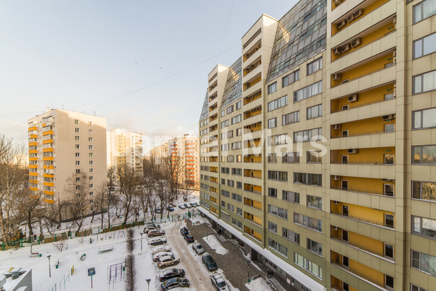 Вид из окна в квартире на Симферопольский проезд, д 18