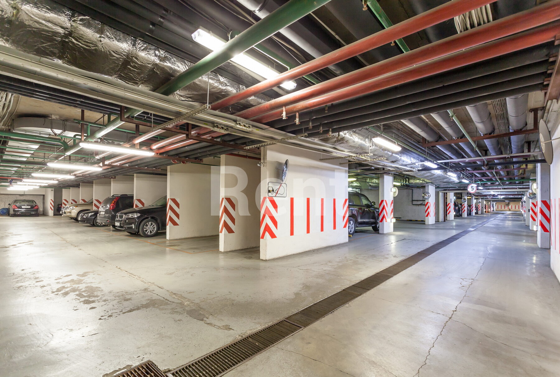 Парковка в квартире на ул Дубнинская, д 40А к 1