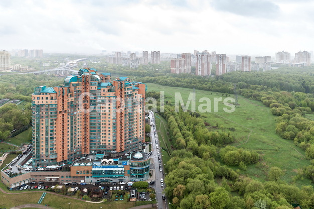 Вид из окна в квартире на ул Мосфильмовская, д 70 к 2