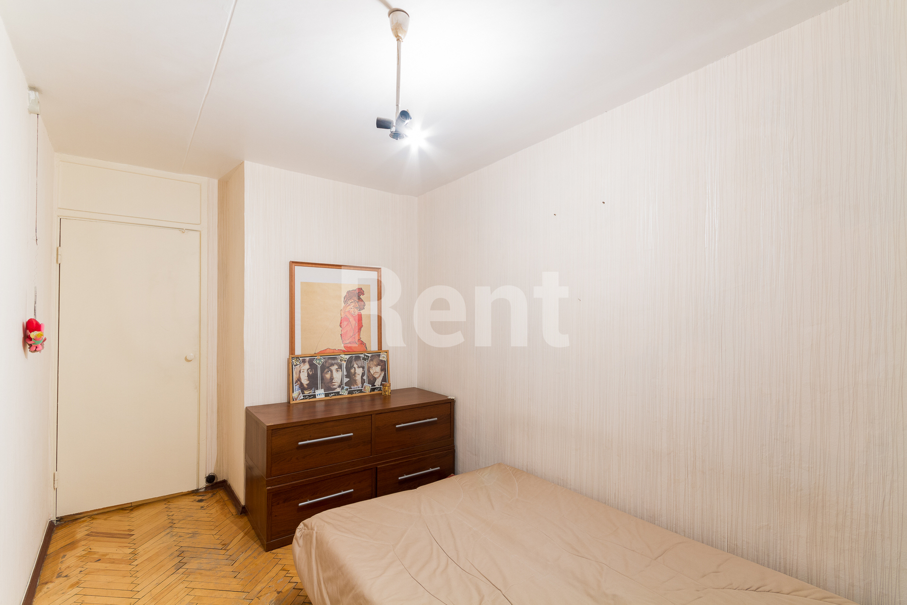 Жилая комната в квартире на ул Криворожская, д 23 к 1