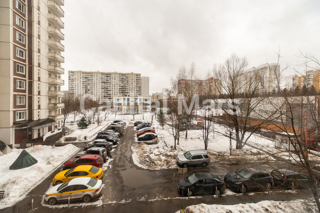Вид из окна в квартире на пр-кт Мичуринский, д 35