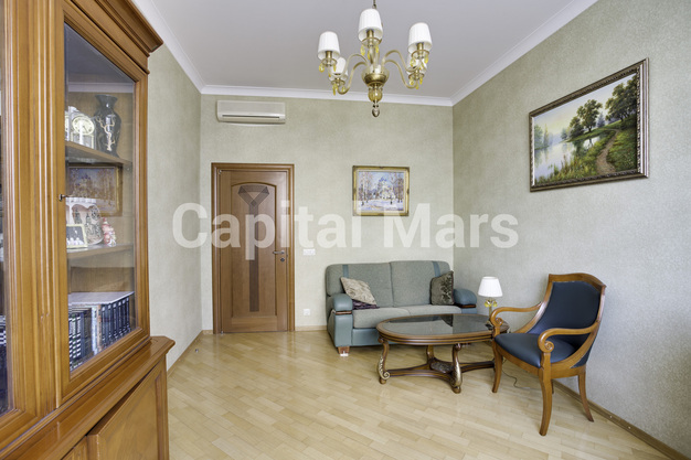 Кабинет в квартире на ул Коштоянца, д 6 к 1
