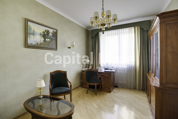 Кабинет в квартире на ул Коштоянца, д 6 к 1
