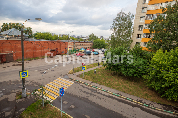 Вид из окна в квартире на проезд Черепановых, д 64 к 1