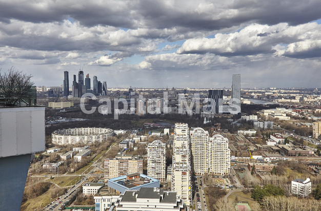 Вид из окна в квартире на ул Мосфильмовская, д 70 стр 3